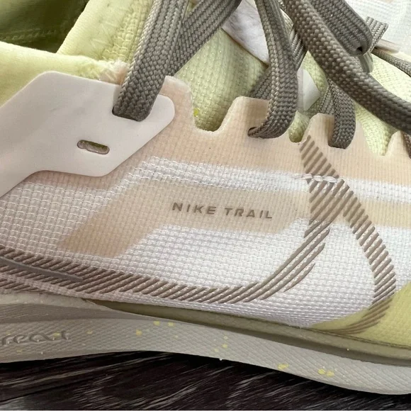 Nike Women's React Pegasus Trail 4 GORE-TEX - Picture 8 of 12